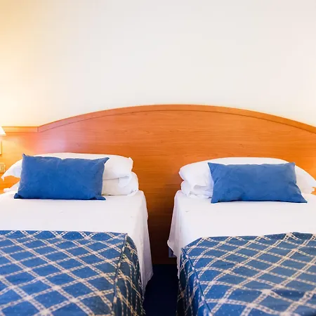 Amadeus Hotel 3*