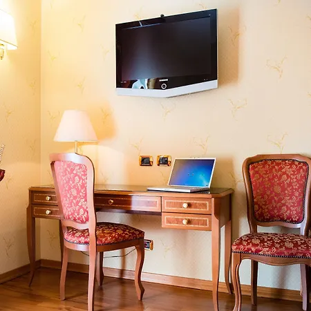 Hotel Amadeus 3*