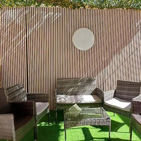 Amadeus Hotel 3*