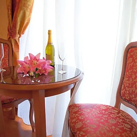 Hotel Amadeus 3*
