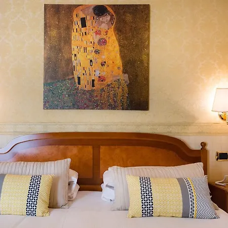 Hotel Amadeus 3*