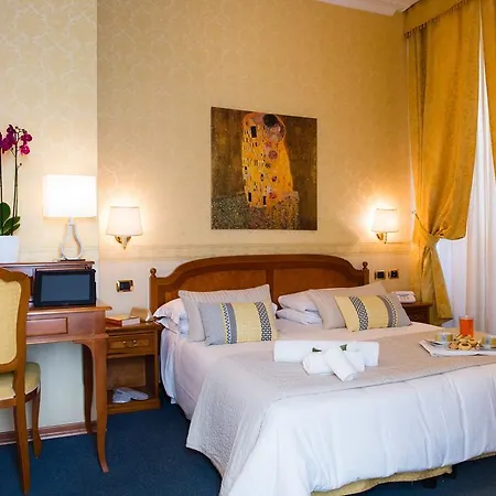 Hotel Amadeus 3*