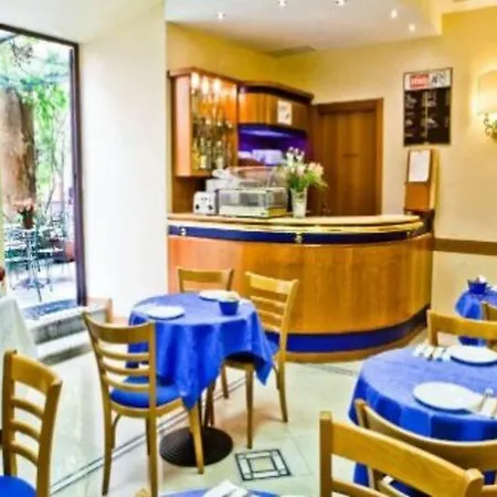 Amadeus Hotel 3*